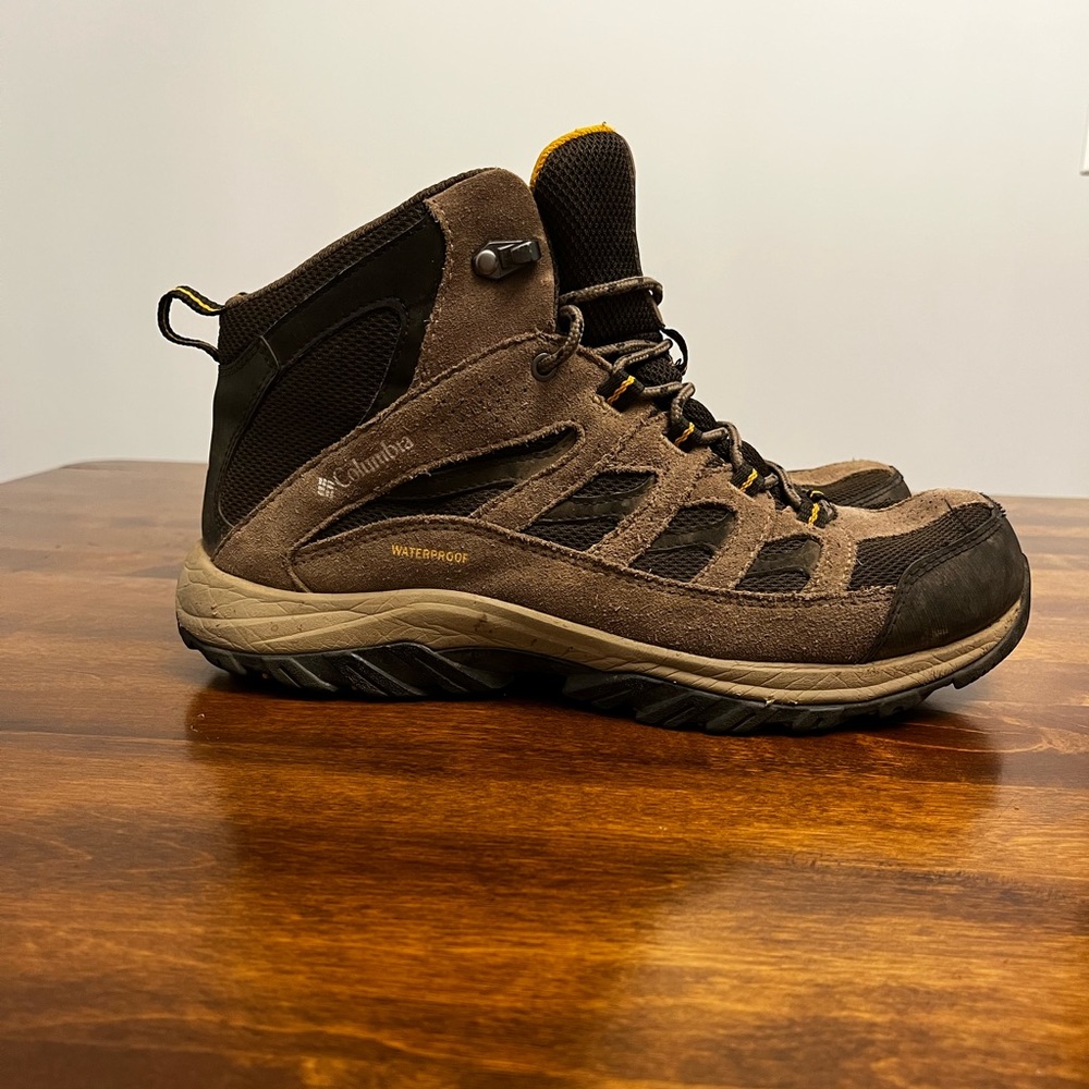 Columbia Hiking boots. Mens size 10. Good condition.